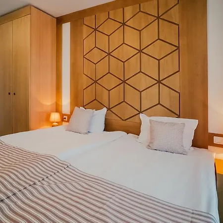 Life 4* Банско